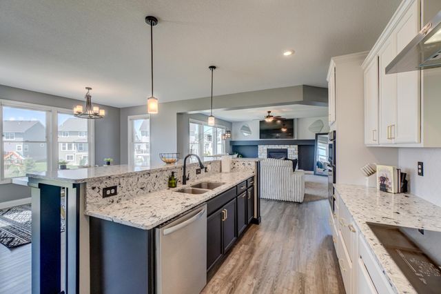 5204 Porchlight Bay, Woodbury, MN 55129