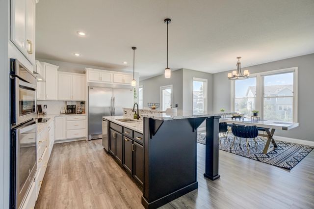 5204 Porchlight Bay, Woodbury, MN 55129