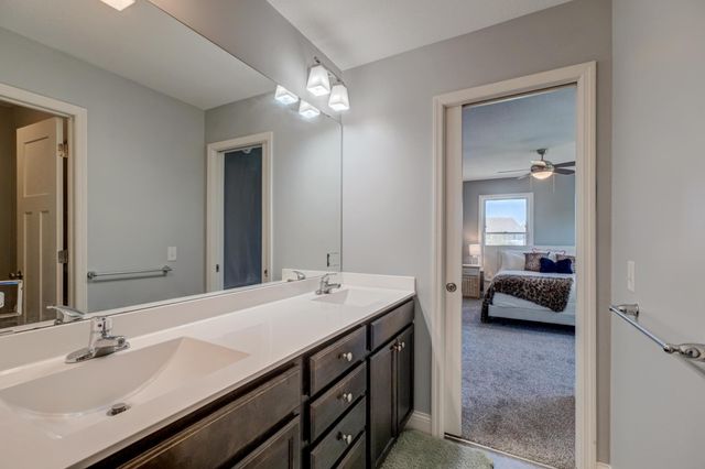 5204 Porchlight Bay, Woodbury, MN 55129