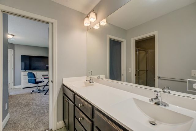5204 Porchlight Bay, Woodbury, MN 55129