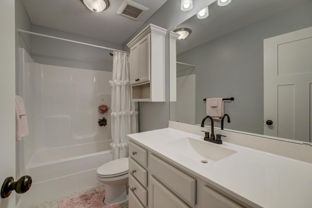 5204 Porchlight Bay, Woodbury, MN 55129