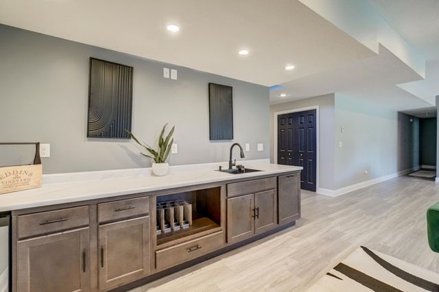 5204 Porchlight Bay, Woodbury, MN 55129