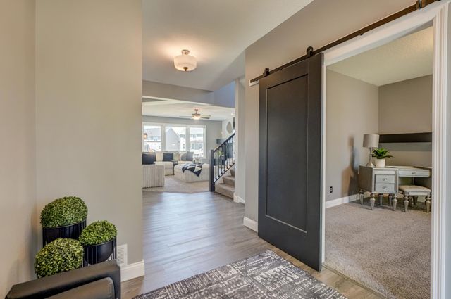 5204 Porchlight Bay, Woodbury, MN 55129