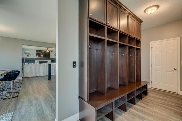 5204 Porchlight Bay, Woodbury, MN 55129