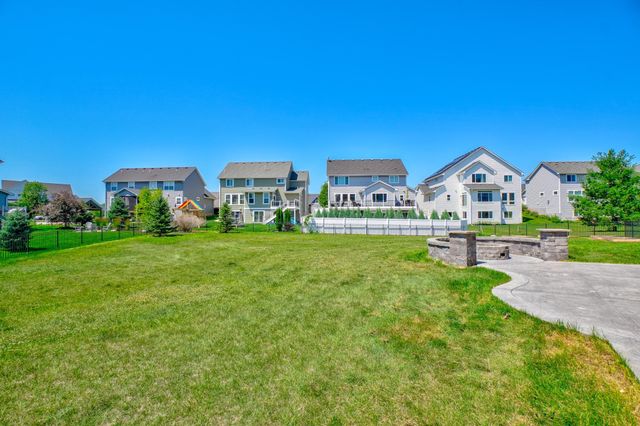 5204 Porchlight Bay, Woodbury, MN 55129