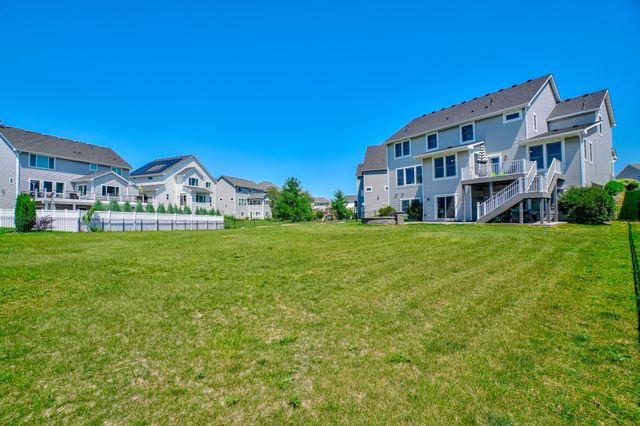 5204 Porchlight Bay, Woodbury, MN 55129