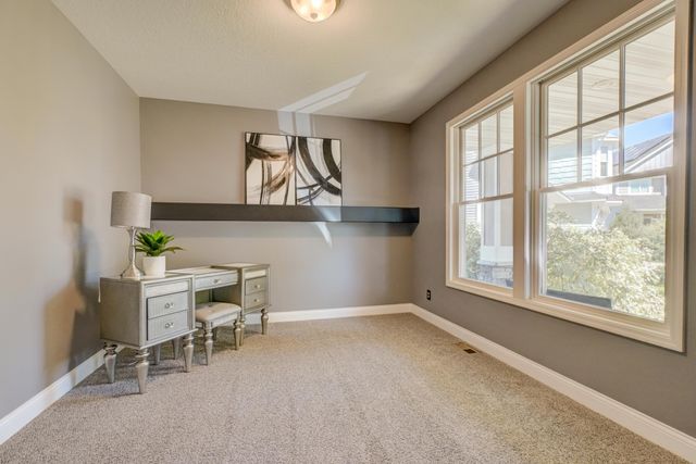 5204 Porchlight Bay, Woodbury, MN 55129