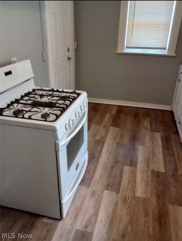847 Carlysle Street, Akron, OH 44310