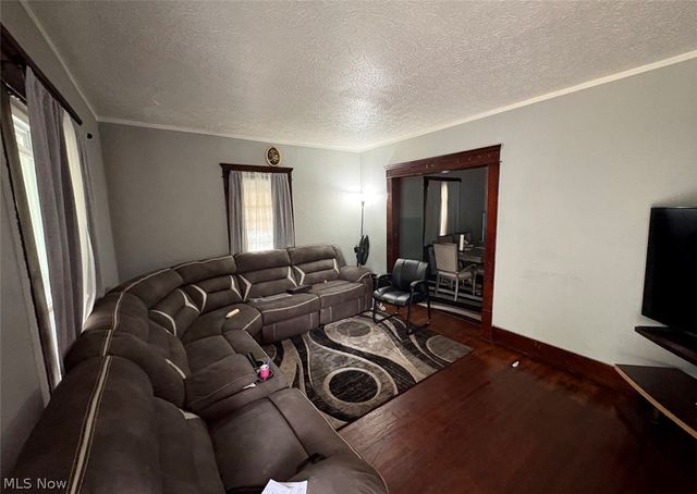 847 Carlysle Street, Akron, OH 44310