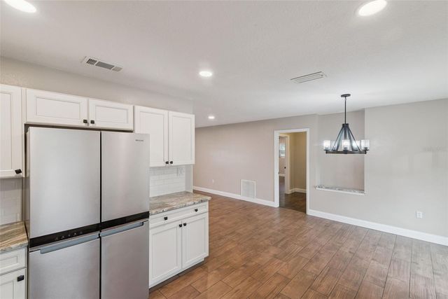 520 W CHARLOTTE AVENUE, Eustis, FL 32726