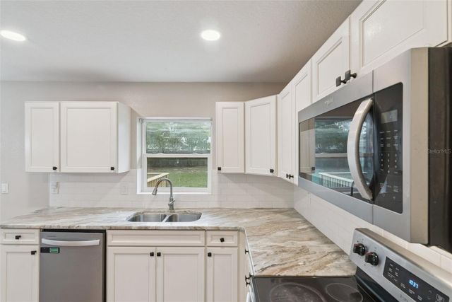 520 W CHARLOTTE AVENUE, Eustis, FL 32726