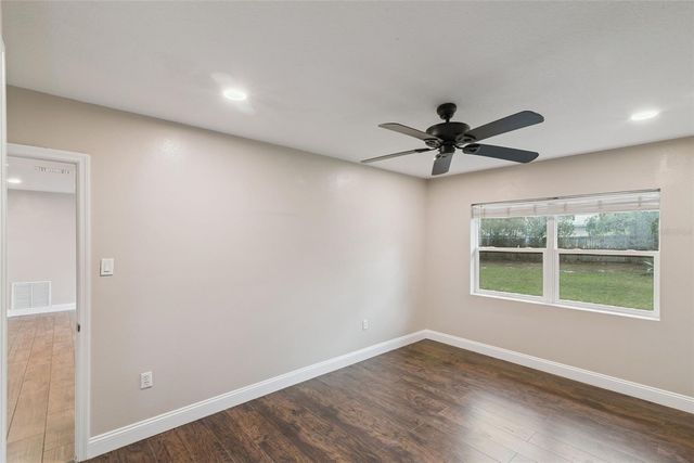 520 W CHARLOTTE AVENUE, Eustis, FL 32726