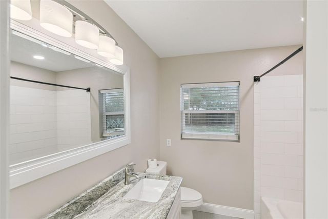 520 W CHARLOTTE AVENUE, Eustis, FL 32726