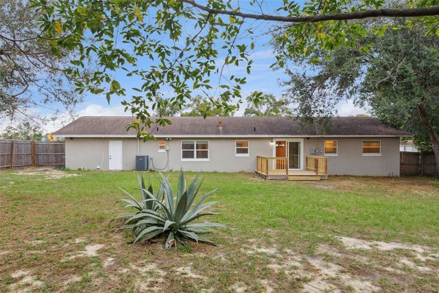 520 W CHARLOTTE AVENUE, Eustis, FL 32726