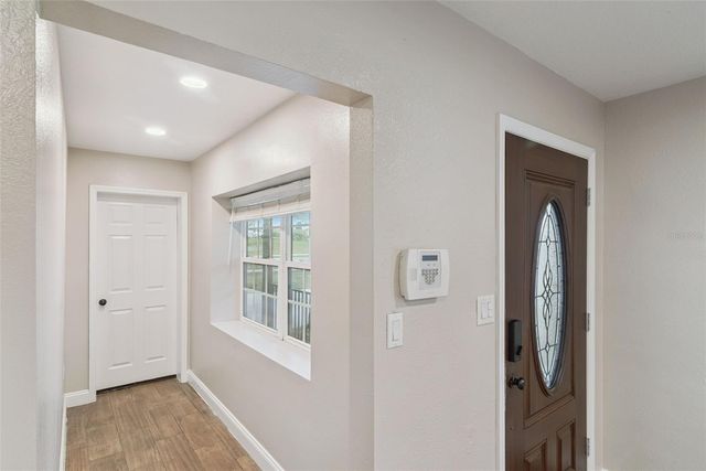 520 W CHARLOTTE AVENUE, Eustis, FL 32726