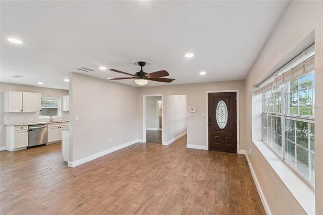 520 W CHARLOTTE AVENUE, Eustis, FL 32726