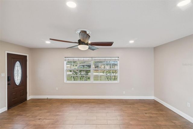 520 W CHARLOTTE AVENUE, Eustis, FL 32726