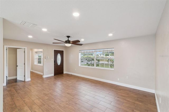 520 W CHARLOTTE AVENUE, Eustis, FL 32726