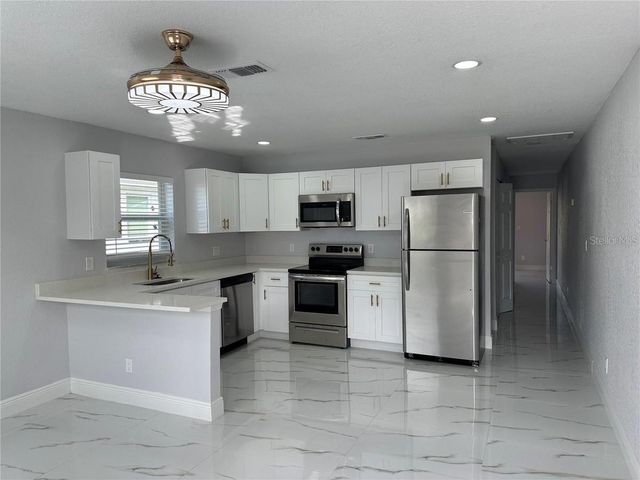 7813 LAKESHORE DRIVE A, Tampa, FL 33604