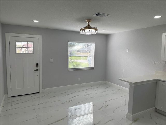 7813 LAKESHORE DRIVE A, Tampa, FL 33604