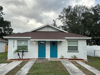 7813 LAKESHORE DRIVE A, Tampa, FL 33604