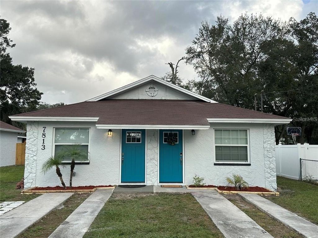 7813 LAKESHORE DRIVE A, Tampa, FL 33604