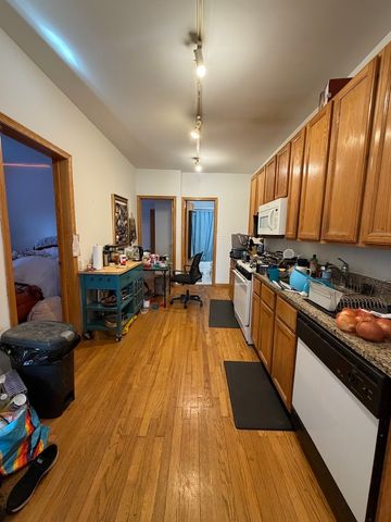 626 W Patterson Avenue 2W, Chicago, IL 60613