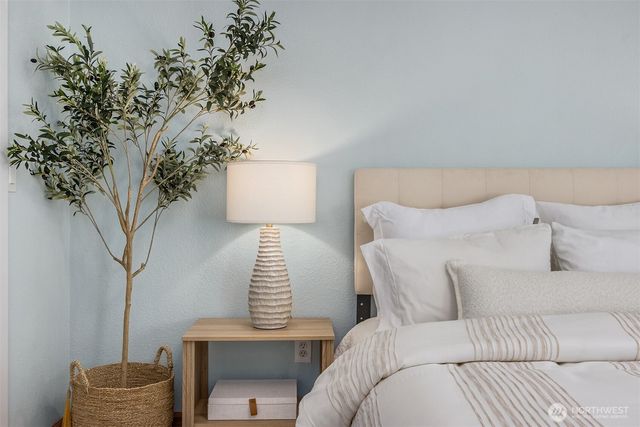 9280 NE Lovgreen Road, Bainbridge Island, WA 98110