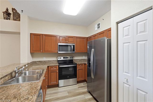 20121 Estero Gardens CIR 203, Estero, FL 33928