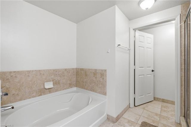 20121 Estero Gardens CIR 203, Estero, FL 33928