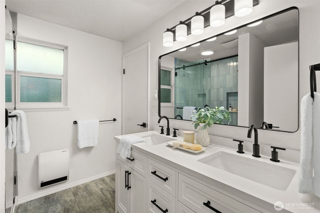 1305 Kings Place NW, Bainbridge Island, WA 98110