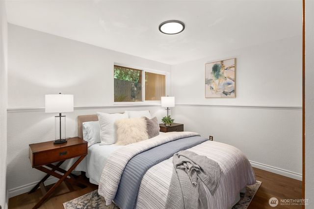 1305 Kings Place NW, Bainbridge Island, WA 98110