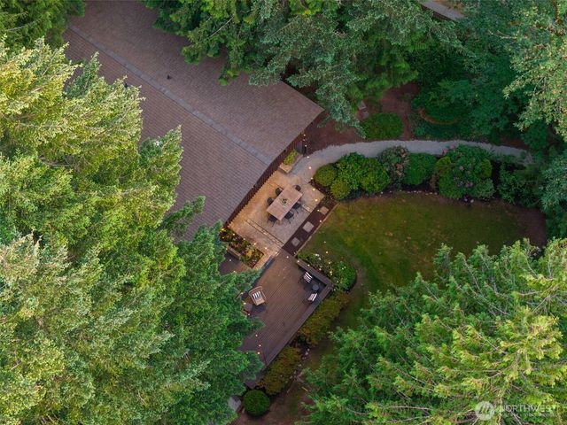 1305 Kings Place NW, Bainbridge Island, WA 98110
