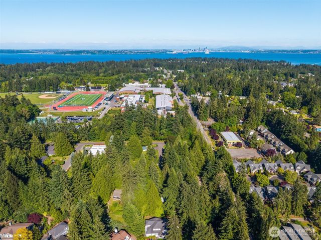 1305 Kings Place NW, Bainbridge Island, WA 98110
