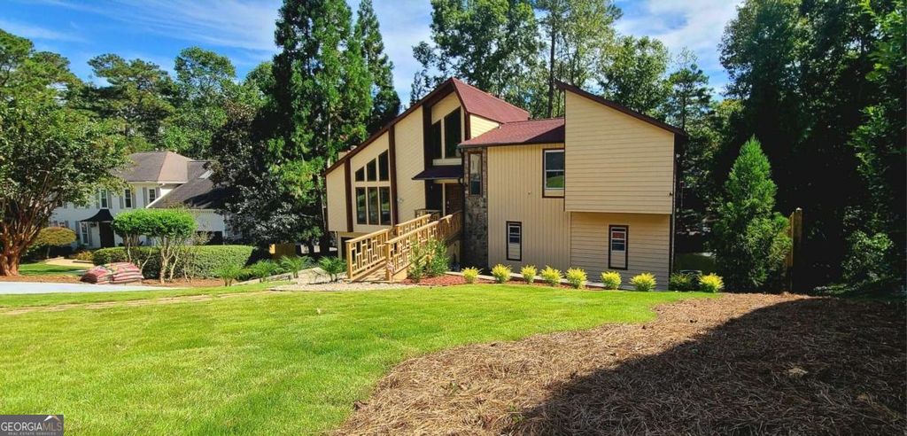 2696 Long Lake Terrace NE, Roswell, GA 30075