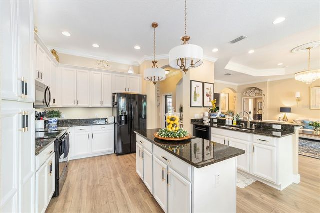 10174 LAKE MIONA WAY, Oxford, FL 34484