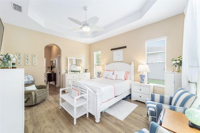 10174 LAKE MIONA WAY, Oxford, FL 34484