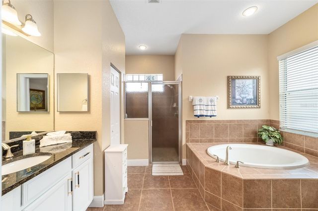 10174 LAKE MIONA WAY, Oxford, FL 34484