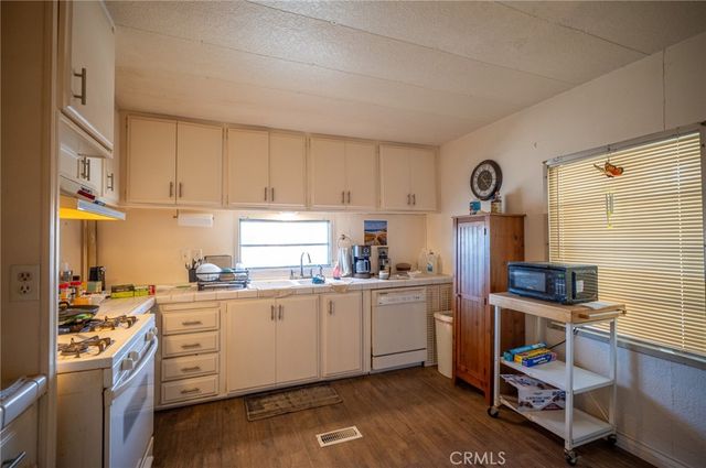 371 Santa Clara Circle, Hemet, CA 92543
