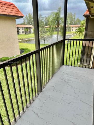 21911 Lake Forest Cir 202, Boca Raton, FL 33433