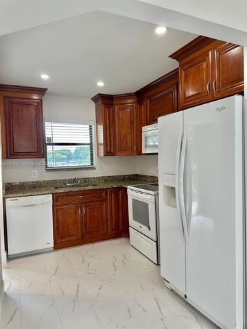 21911 Lake Forest Cir 202, Boca Raton, FL 33433