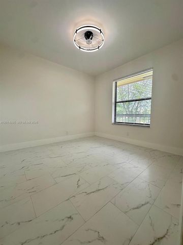 21911 Lake Forest Cir 202, Boca Raton, FL 33433