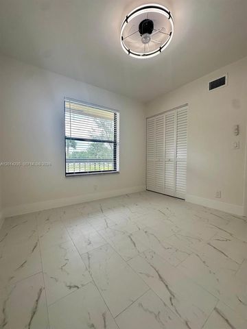 21911 Lake Forest Cir 202, Boca Raton, FL 33433