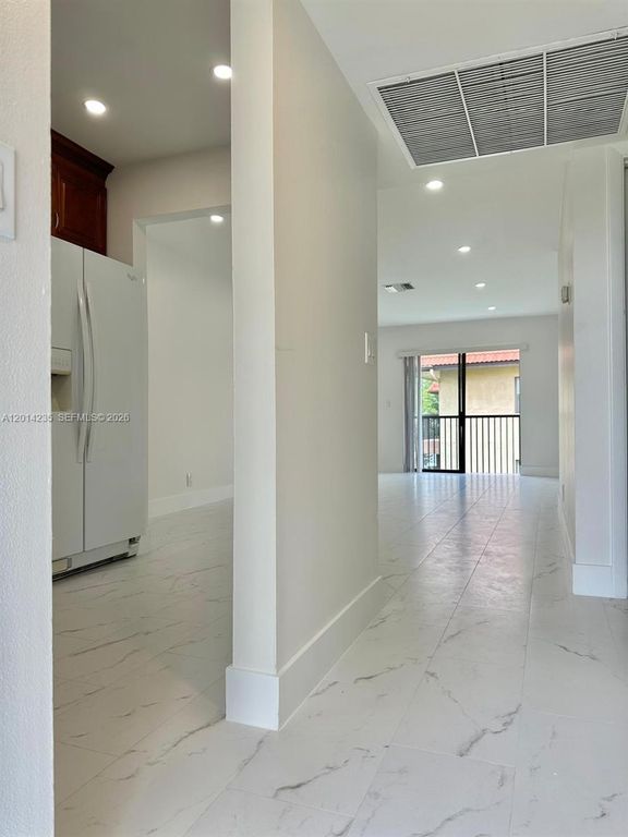 21911 Lake Forest Cir 202, Boca Raton, FL 33433