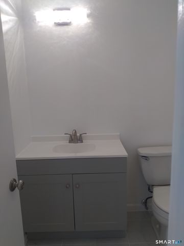 943 High Path Road 943, Windsor, CT 06095