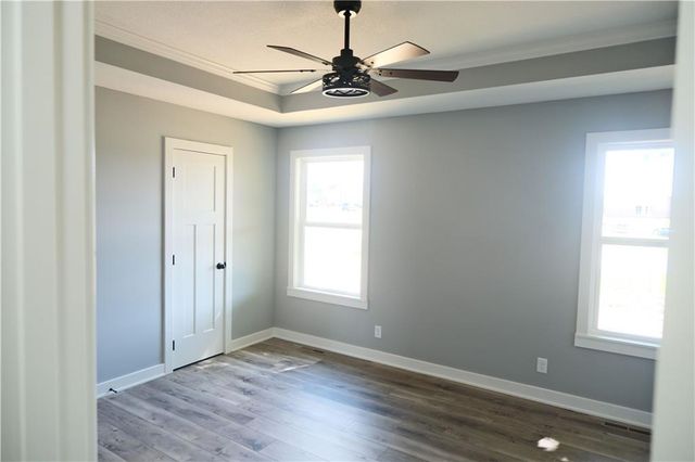 1903 NW Washam Court, Grain Valley, MO 64029