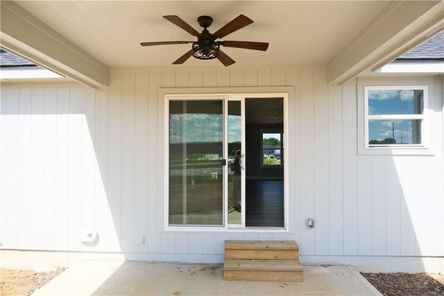 1903 NW Washam Court, Grain Valley, MO 64029