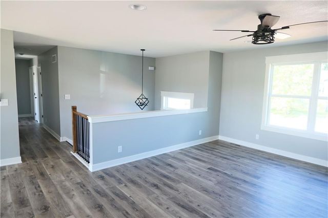1903 NW Washam Court, Grain Valley, MO 64029