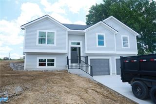1903 NW Washam Court, Grain Valley, MO 64029
