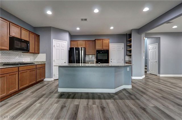 5821 Petrified Tree Lane, North Las Vegas, NV 89081